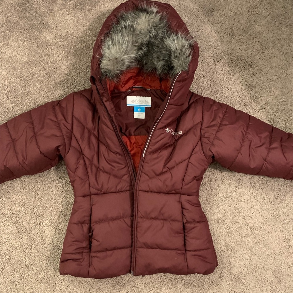 Columbia Girls’ Katelyn Crest Winter Jacket in Malbec. Size 4-5